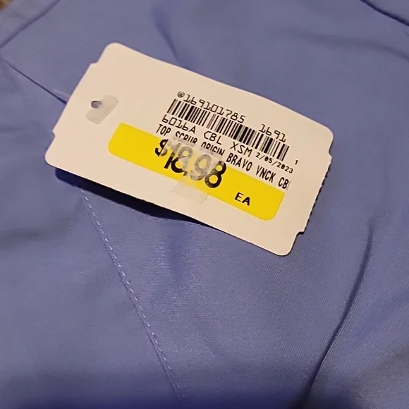 Wonder Wink Blue Scrub Top NWT - Picture 3 of 3